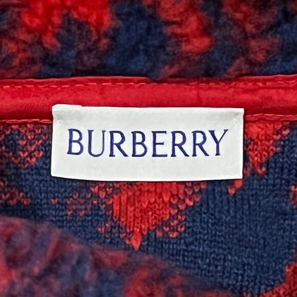 NWT! Burberry Abstract Rose Fleece Hoodie Blue Red Heavy Duty Medium MSRP $1350! - Picture 7 of 11